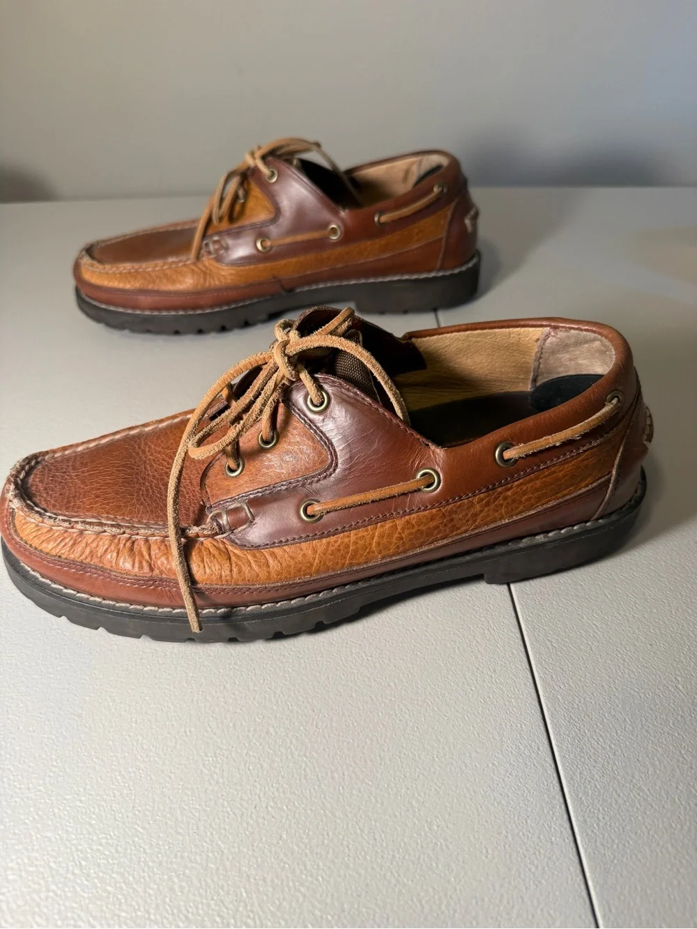 LL Bean Allagash Handsewn 2-tone Pebbled Leather Boat Shoes 9.5 D M Nautical
